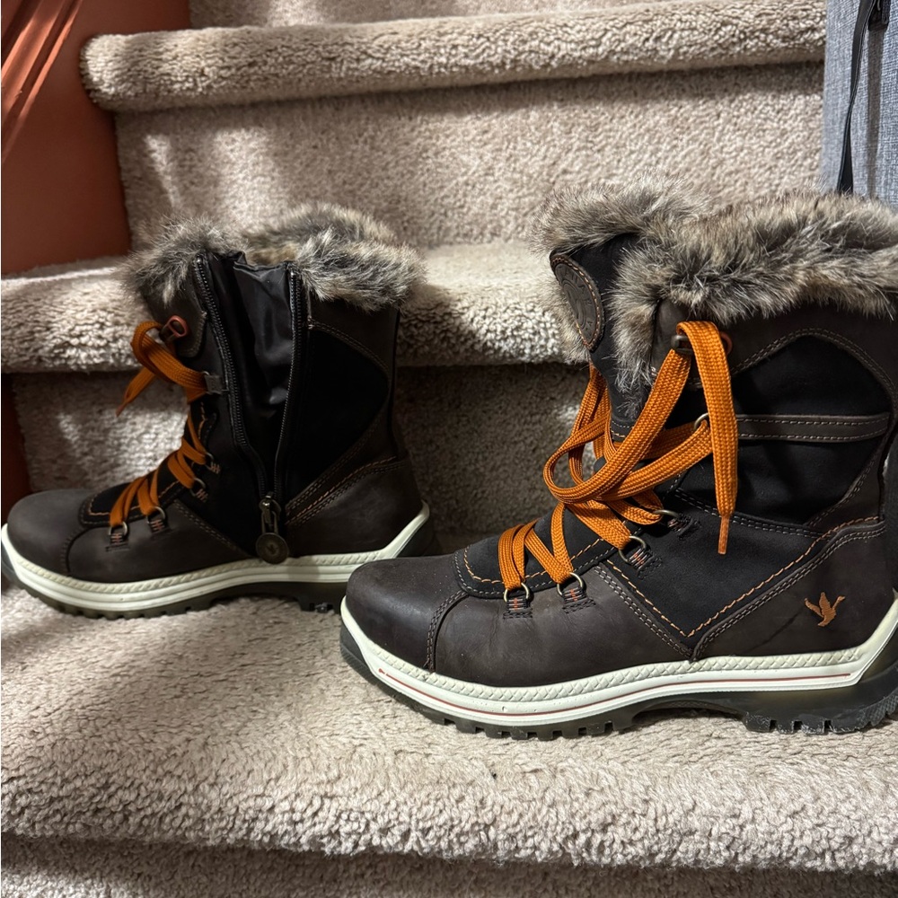 Santana Canada Faux Fur Lined Boots